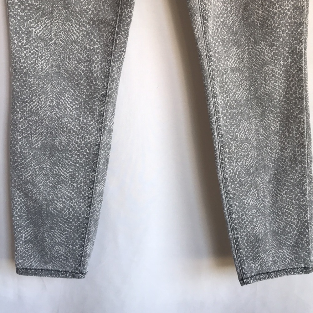 Universal Thread Gray Snakeskin Print Skinny Jeans - image 4